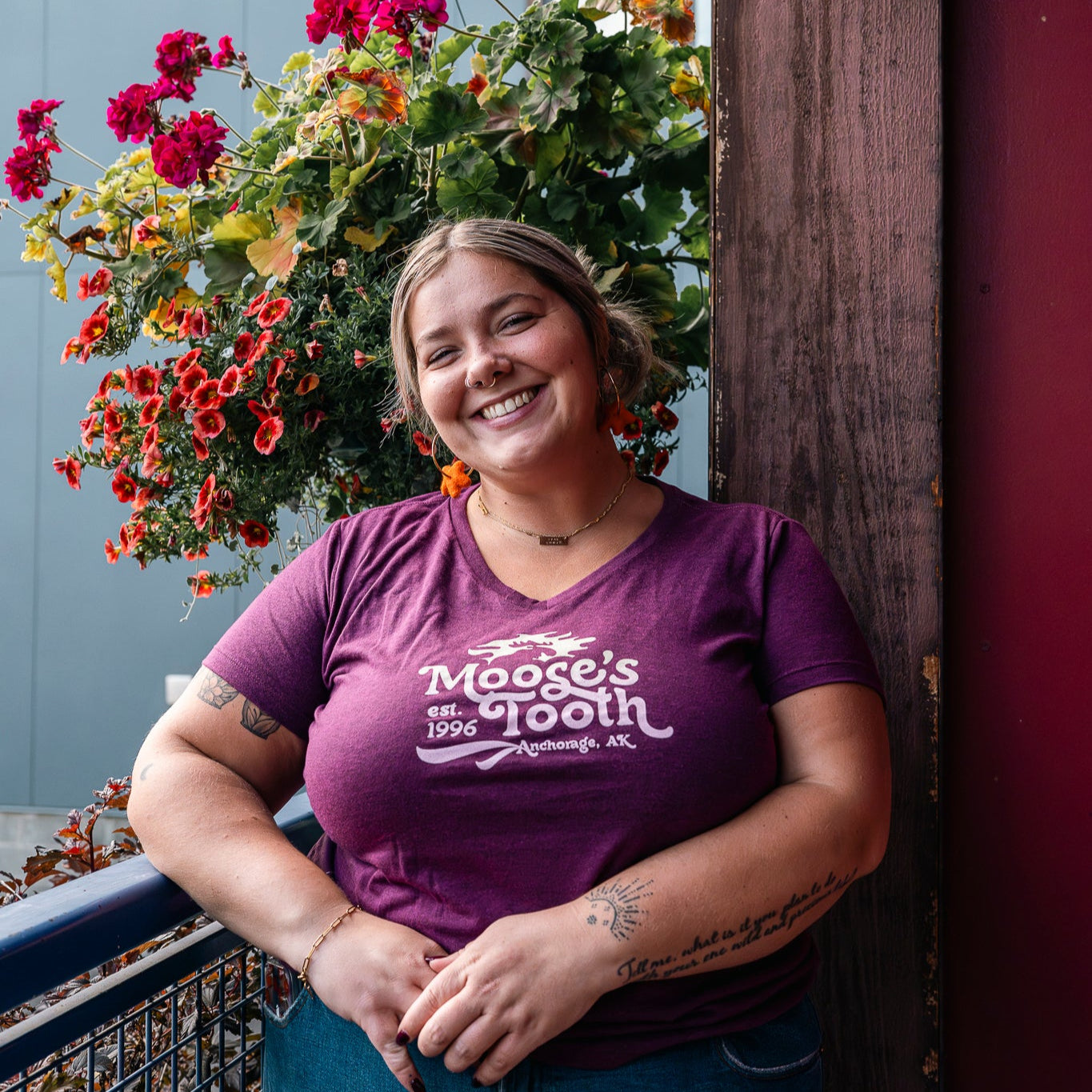 Groovy Tooth V-Neck - Women's